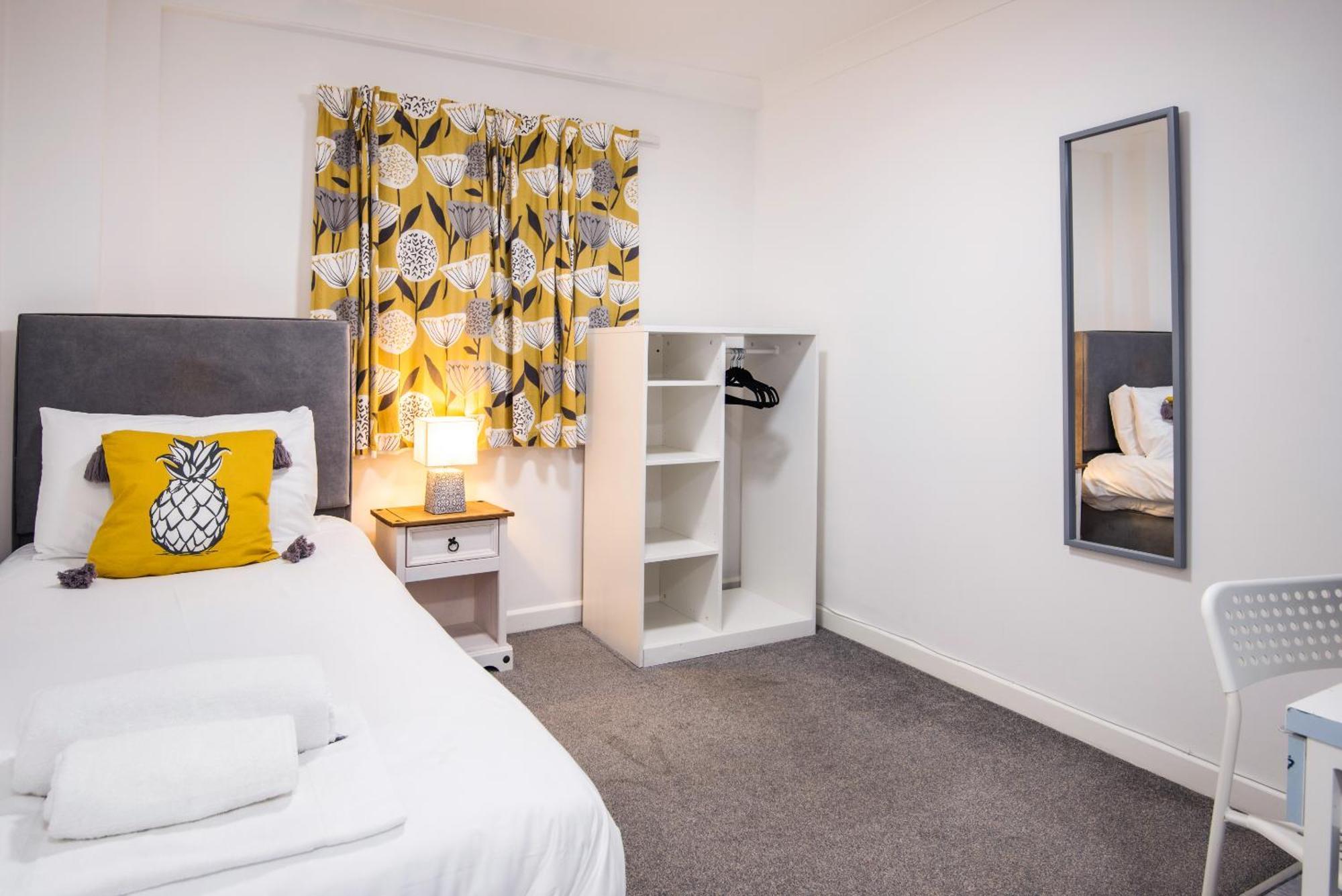 Royal Ashton Townhouse - Taunton Hotel Szoba fotó